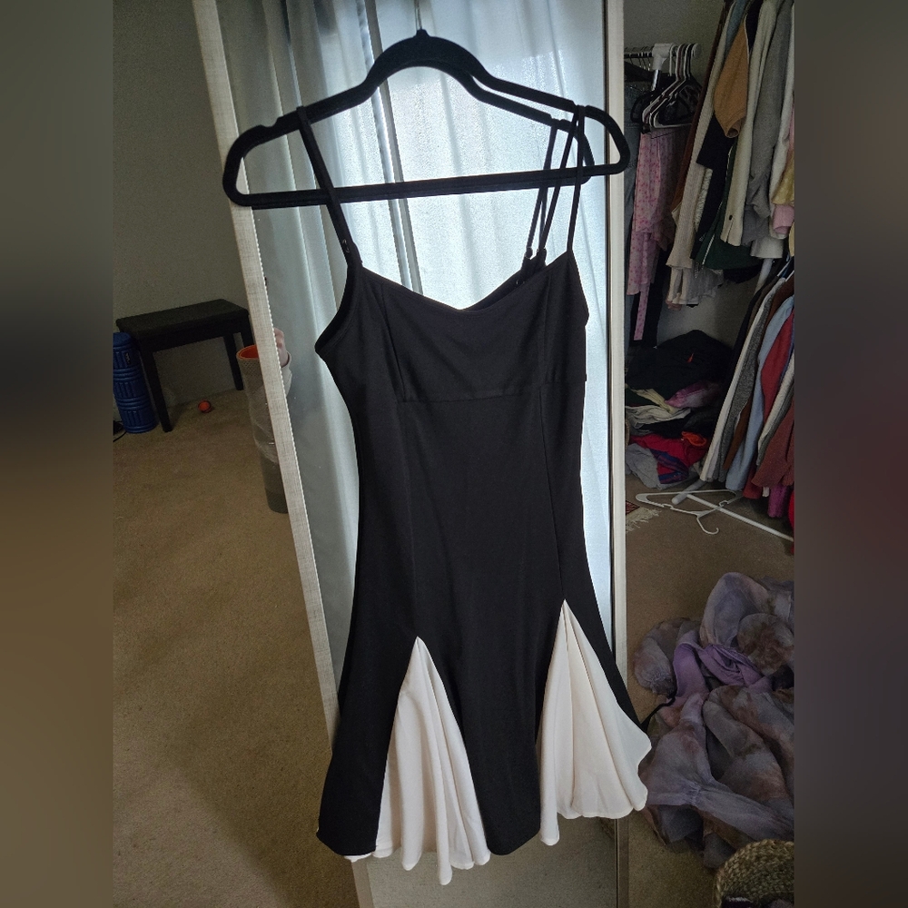 RIHOAS Black and White Mini Dress